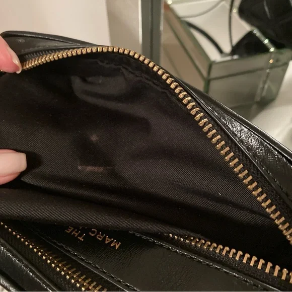 Authentic w Tag MARC JACOBS Quilted Softshot 21 Crossbody Bag Black Gold - Picture 13 of 14